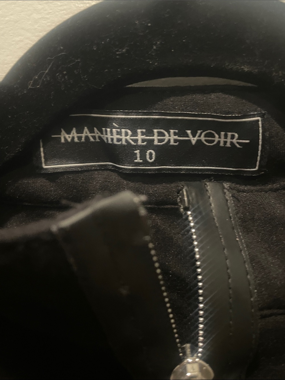 Maniere De Voir Black Long-Sleeve Zip-Front Fitted Top - Picture 2 of 4